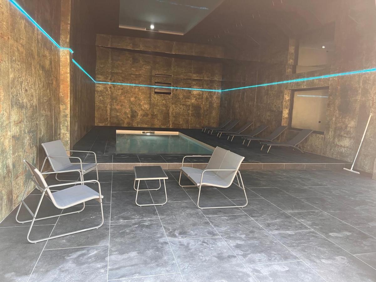 Villa 400M2 Piscine Interieure Tres Calme Agde Luaran gambar